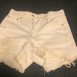 white/cream american eagle shorts size 0